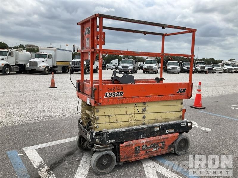 JLG 1932R Electric Scissor Lift رافعات مقصية الشكل