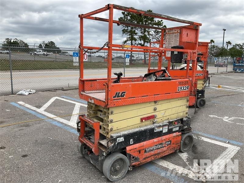 JLG 1932R Electric Scissor Lift رافعات مقصية الشكل