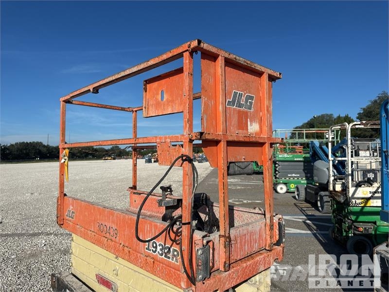 JLG 1932R Electric Scissor Lift رافعات مقصية الشكل