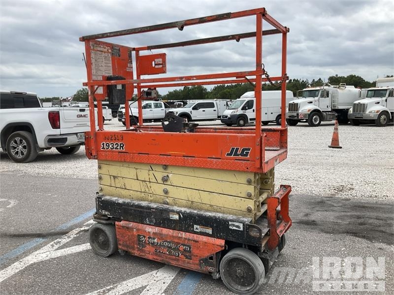 JLG 1932R Electric Scissor Lift رافعات مقصية الشكل