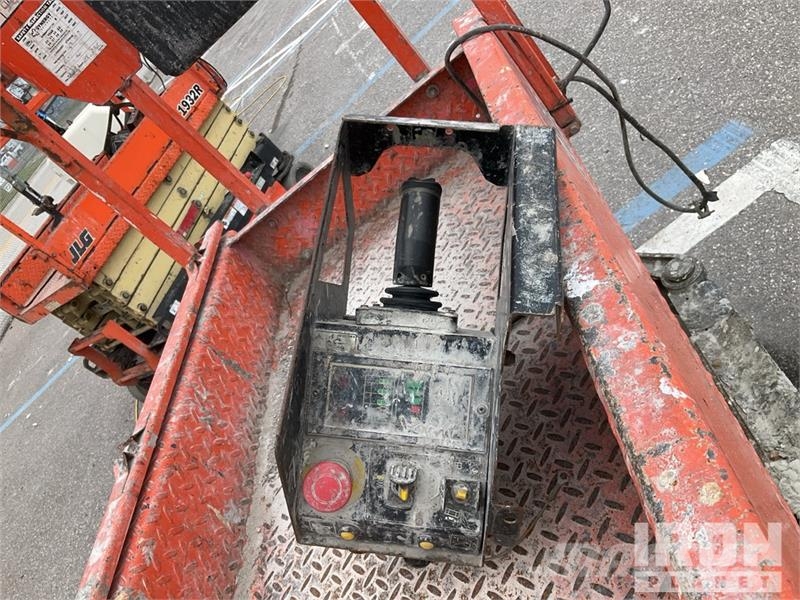 JLG 1932R Electric Scissor Lift رافعات مقصية الشكل