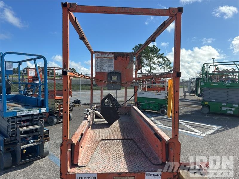 JLG 1932R Electric Scissor Lift رافعات مقصية الشكل