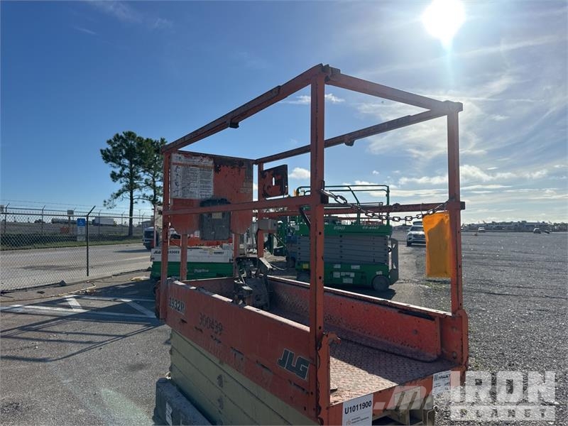 JLG 1932R Electric Scissor Lift رافعات مقصية الشكل