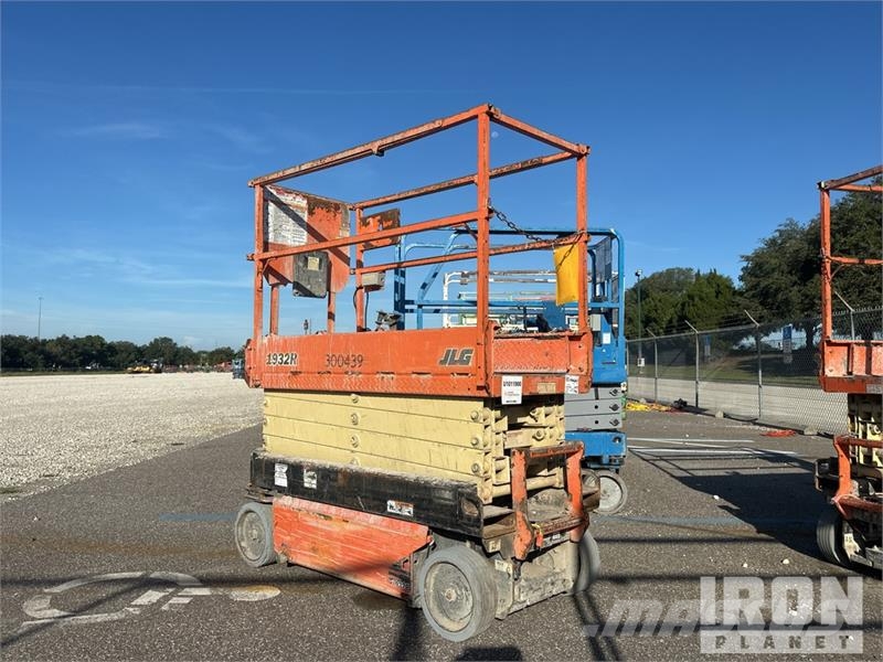 JLG 1932R Electric Scissor Lift رافعات مقصية الشكل