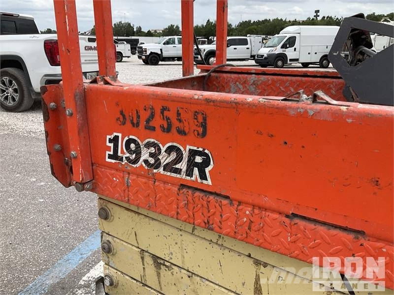 JLG 1932R Electric Scissor Lift رافعات مقصية الشكل