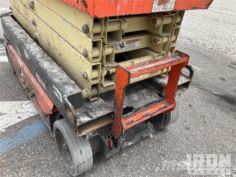 JLG 1932R Electric Scissor Lift رافعات مقصية الشكل