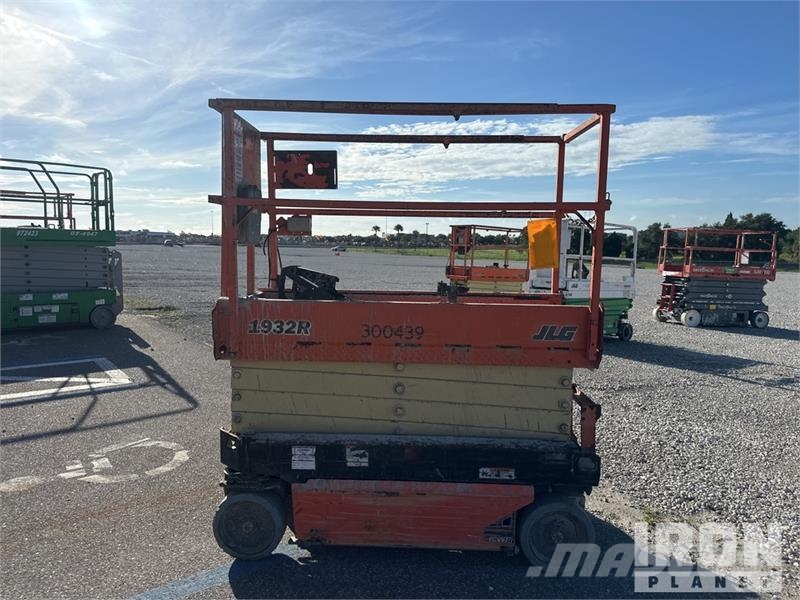 JLG 1932R Electric Scissor Lift رافعات مقصية الشكل