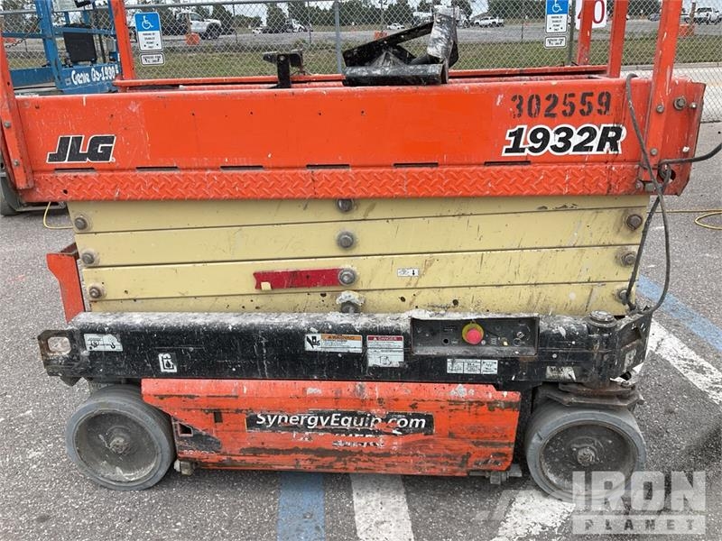 JLG 1932R Electric Scissor Lift رافعات مقصية الشكل