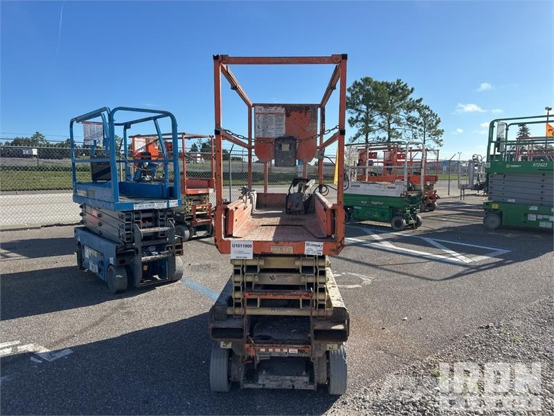 JLG 1932R Electric Scissor Lift رافعات مقصية الشكل