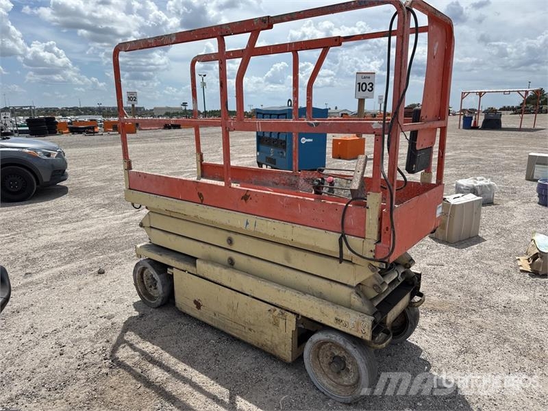 JLG 2032-E2 Electric Scissor Lift Schaarhoogwerkers