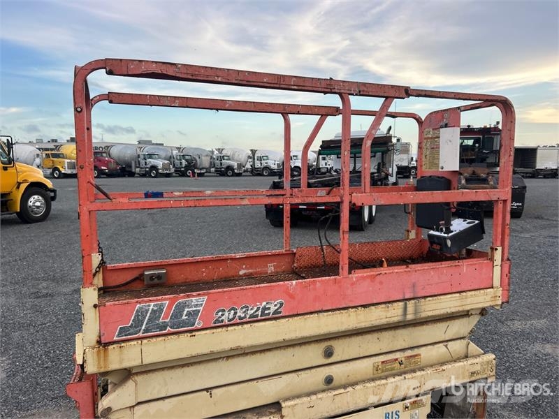 JLG 2032-E2 Electric Scissor Lift Scissor lifts