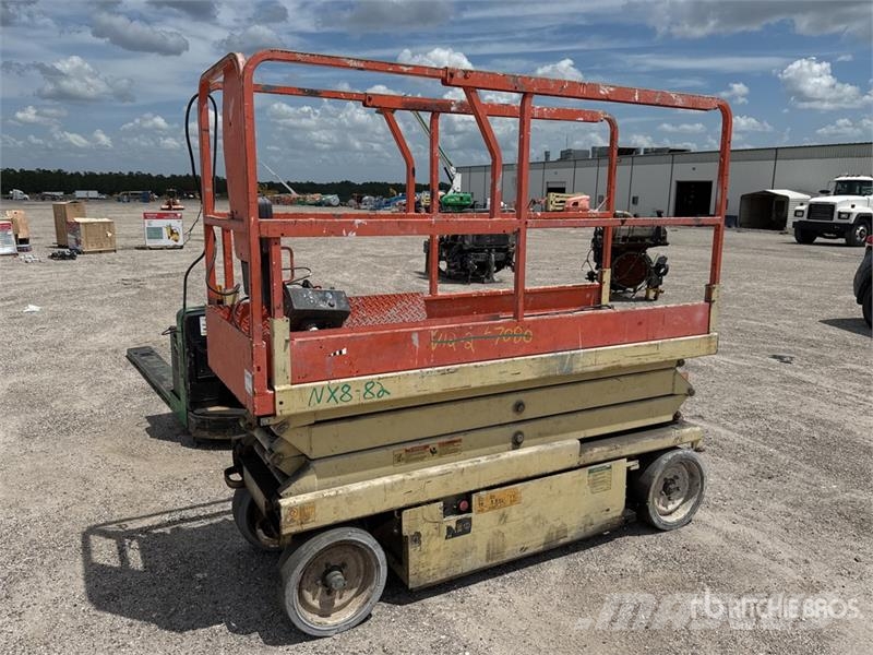 JLG 2032-E2 Electric Scissor Lift Schaarhoogwerkers