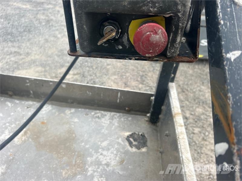 JLG 20MVL Vertical Mast Lift 客货电梯