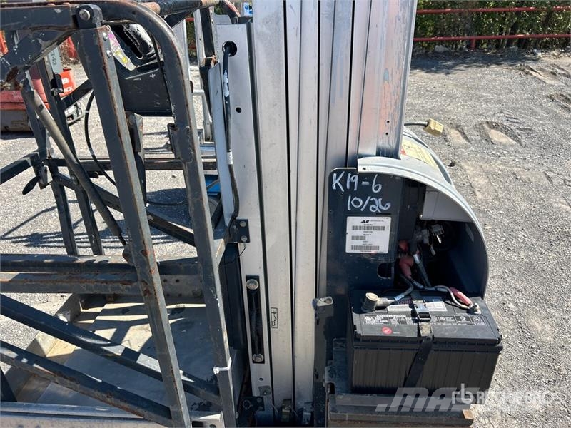 JLG 20MVL Vertical Mast Lift Sollevatori verticali