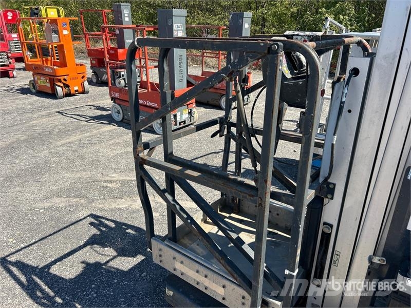 JLG 20MVL Vertical Mast Lift Sollevatori verticali