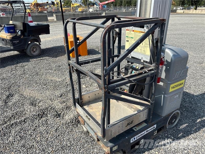 JLG 20MVL Vertical Mast Lift (Inoperable) Vertikální sloupové výtahy