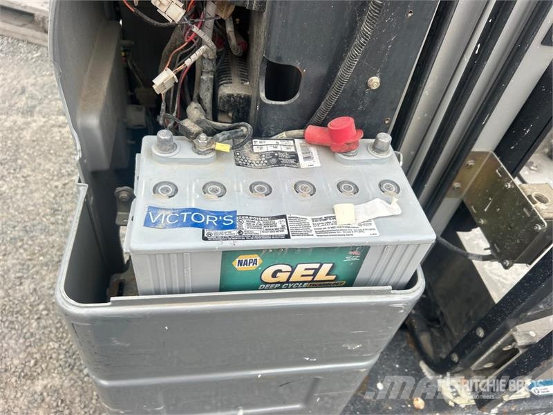 JLG 20MVL Vertical Mast Lift 客货电梯