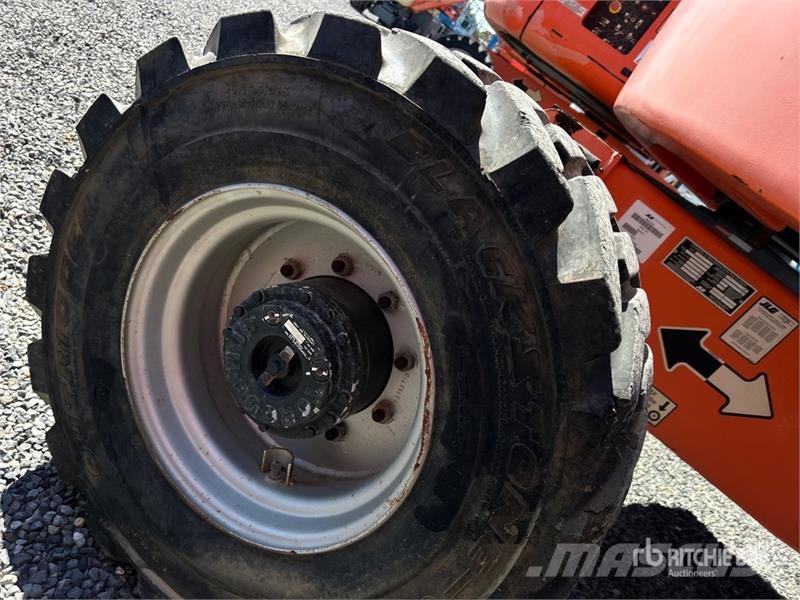 JLG 450AJ 4WD Diesel Articulating Boom Lift ブームリフト 屈伸型