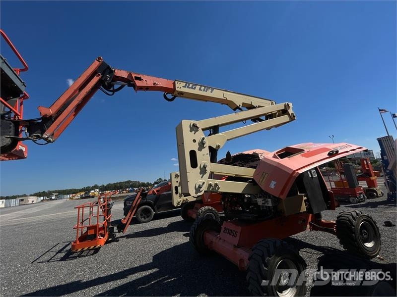 JLG 450AJ 4WD Diesel Articulating Boom Lift ブームリフト 屈伸型