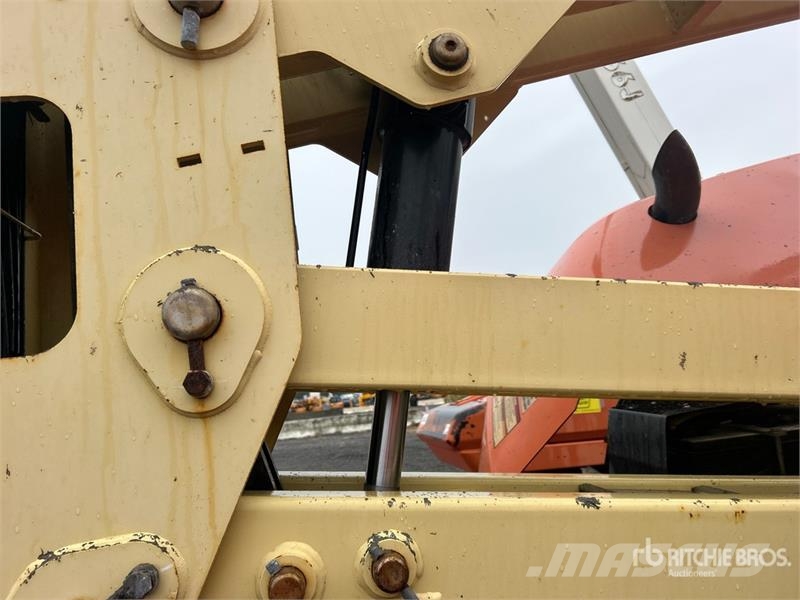 JLG 450AJ 4WD Diesel Articulating Boom Lift رافعات سلة مفصلية