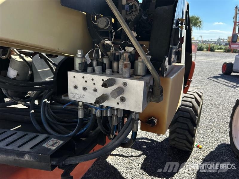 JLG 450AJ 4WD Diesel Articulating Boom Lift ブームリフト 屈伸型