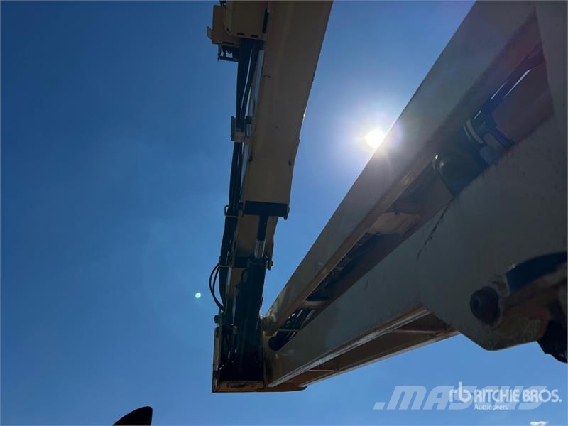 JLG 450AJ 4WD Diesel Articulating Boom Lift 관절형 전동이동 리프트