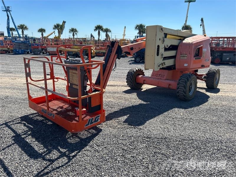 JLG 450AJ 4WD Diesel Articulating Boom Lift Iseliikuvad poomtõstukid
