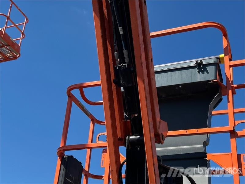 JLG 450AJ 4WD Diesel Articulating Boom Lift 관절형 전동이동 리프트