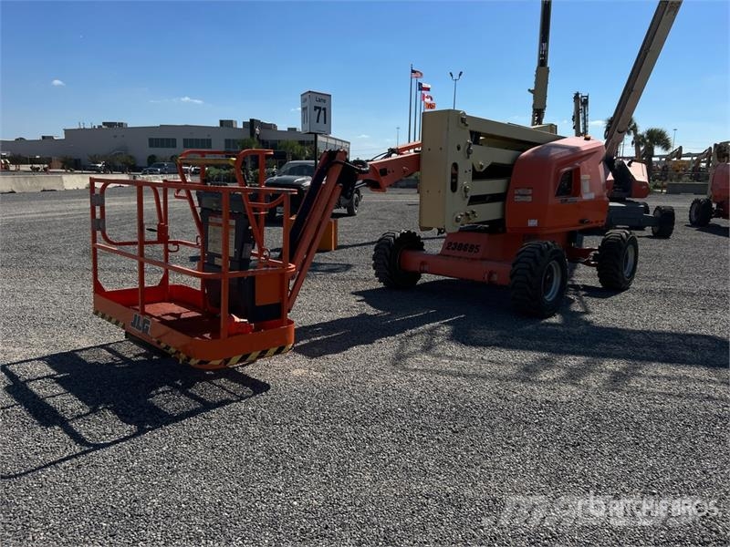 JLG 450AJ 4WD Diesel Articulating Boom Lift 관절형 전동이동 리프트