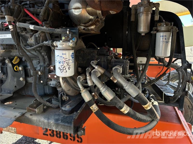JLG 450AJ 4WD Diesel Articulating Boom Lift 관절형 전동이동 리프트