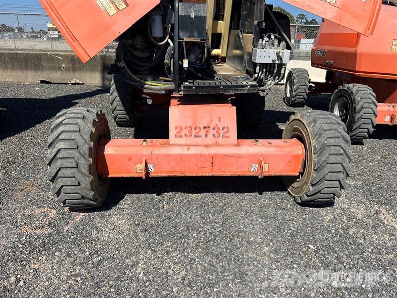 JLG 450AJ 4WD Diesel Articulating Boom Lift Iseliikuvad poomtõstukid