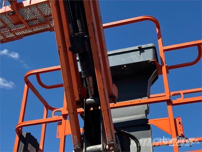 JLG 450AJ 4WD Diesel Articulating Boom Lift ブームリフト 屈伸型