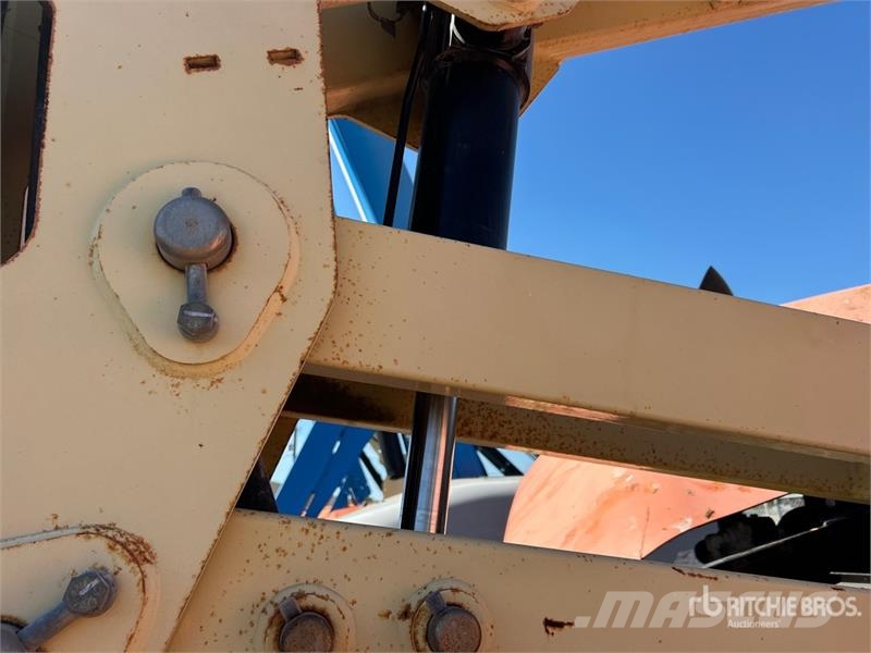 JLG 450AJ 4WD Diesel Articulating Boom Lift Iseliikuvad poomtõstukid