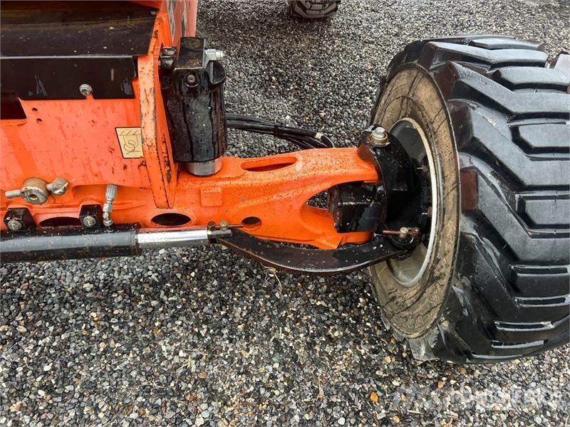 JLG 450AJ 4WD Diesel Articulating Boom Lift رافعات سلة مفصلية