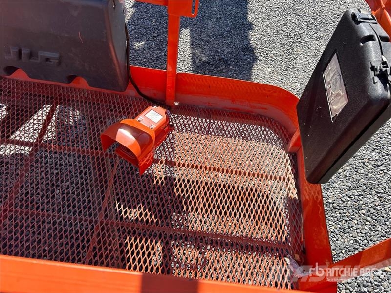 JLG 450AJ 4WD Diesel Articulating Boom Lift ブームリフト 屈伸型
