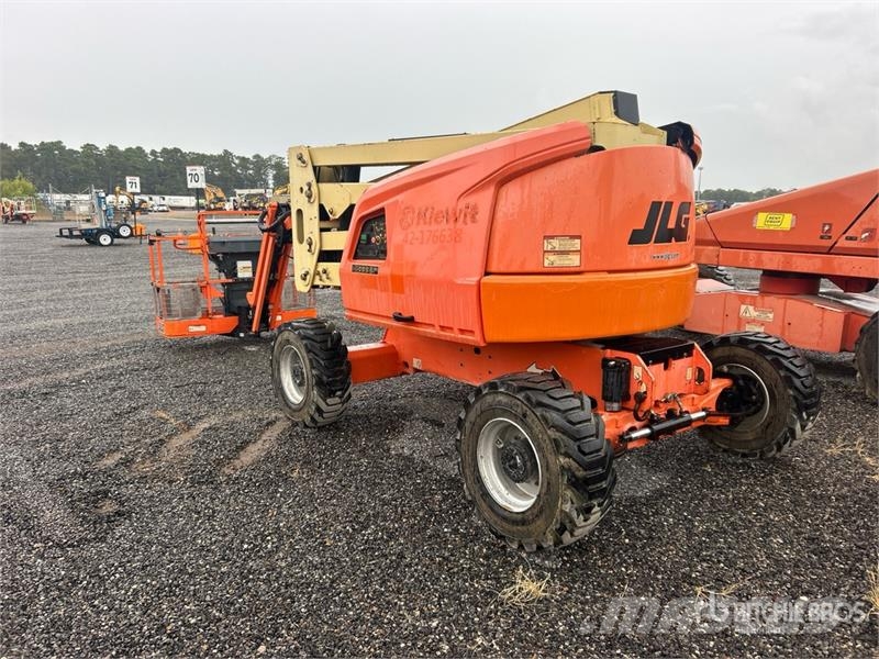 JLG 450AJ 4WD Diesel Articulating Boom Lift رافعات سلة مفصلية