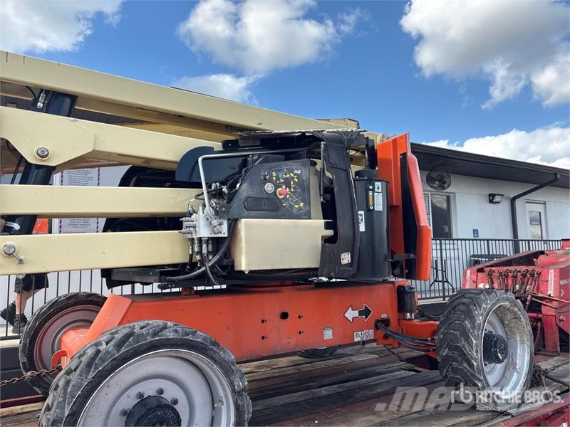 JLG 450AJ Articulating Boom Lift Karos emelők