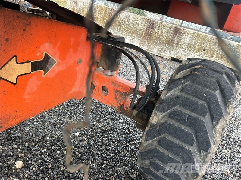 JLG 460SJ 4WD Diesel Telescopic Boom Lift Telescopic boom lifts
