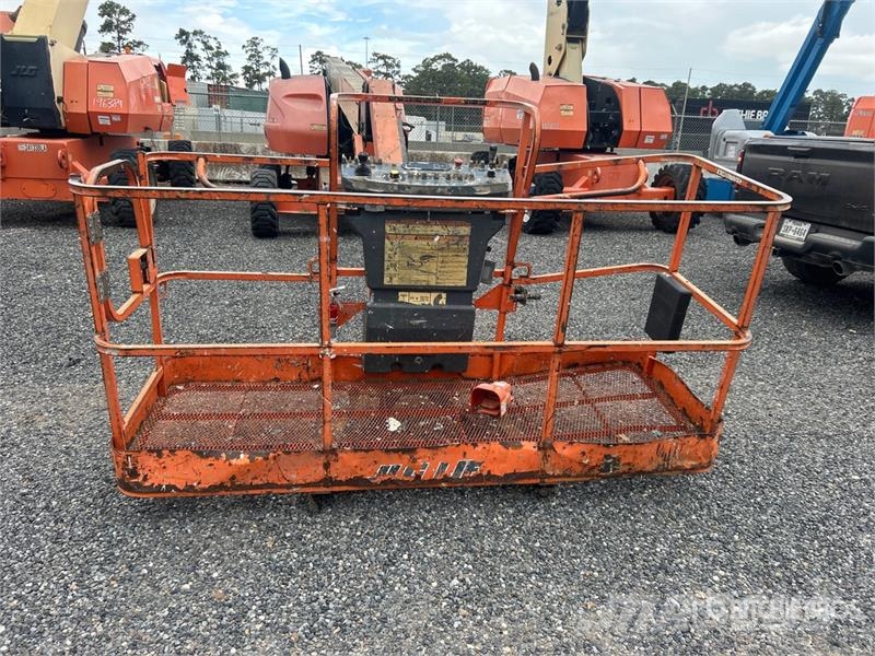 JLG 460SJ 4WD Diesel Telescopic Boom Lift Telescopic boom lifts