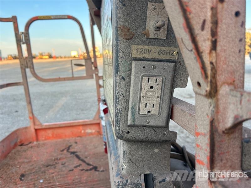 JLG 460SJ 4WD Dual Fuel Telescopic Boom Lift رافعات سلة تلسكوبية