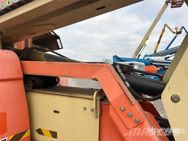 JLG 600AJ 4WD Diesel Articulating Boom Lift 관절형 전동이동 리프트