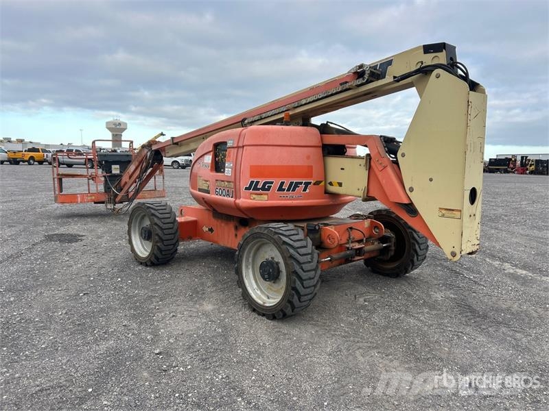 JLG 600AJ 4WD Diesel Articulating Boom Lift 관절형 전동이동 리프트