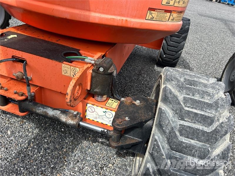 JLG 600AJ 4WD Diesel Articulating Boom Lift ブームリフト　屈伸型