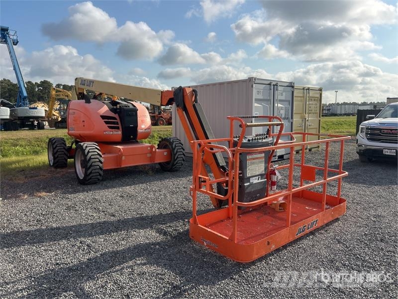 JLG 600AJ 4WD Diesel Articulating Boom Lift Knikarmhoogwerkers