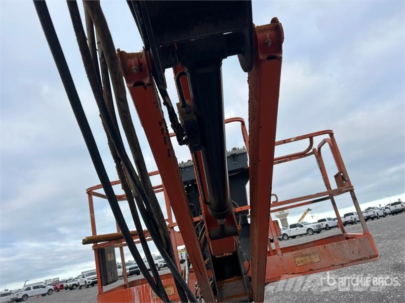 JLG 600AJ 4WD Diesel Articulating Boom Lift 관절형 전동이동 리프트