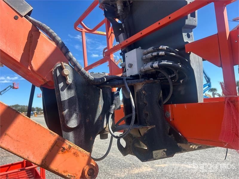 JLG 600AJ 4WD Diesel Articulating Boom Lift 관절형 전동이동 리프트