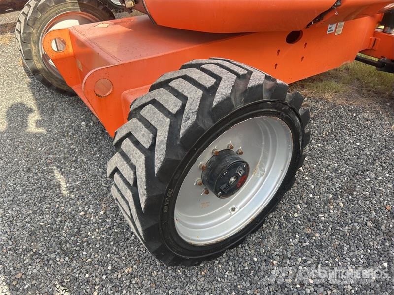 JLG 600AJ 4WD Diesel Articulating Boom Lift Knikarmhoogwerkers
