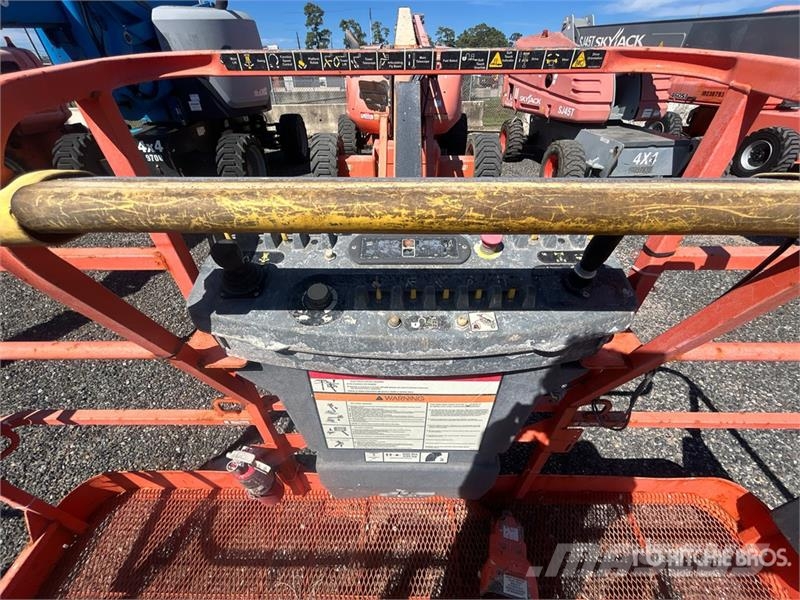 JLG 600AJ 4WD Diesel Articulating Boom Lift 관절형 전동이동 리프트