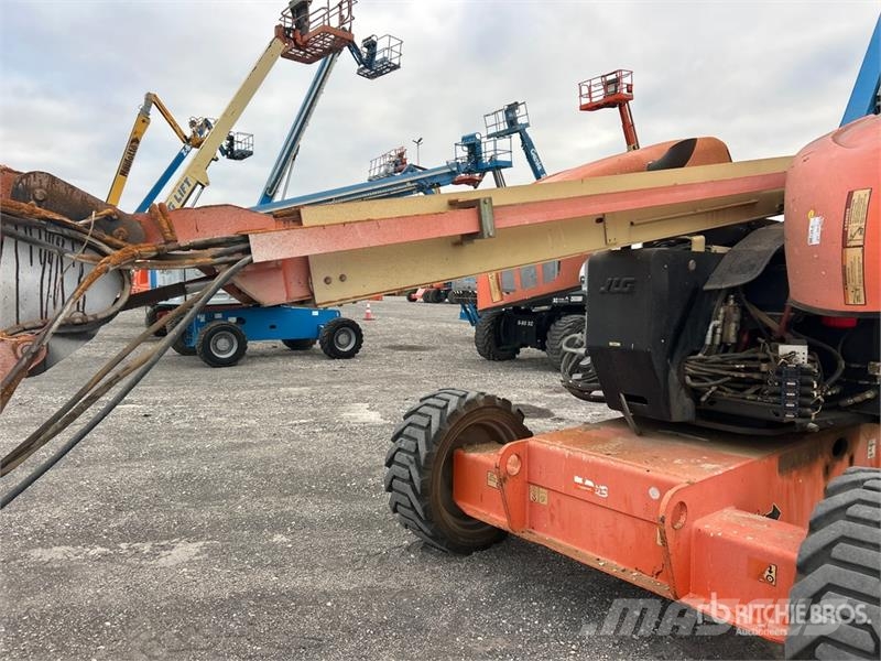 JLG 600AJ 4WD Diesel Articulating Boom Lift 관절형 전동이동 리프트