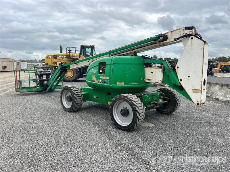 JLG 600AJ 4WD Diesel Articulating Boom Lift Kuukulkijat